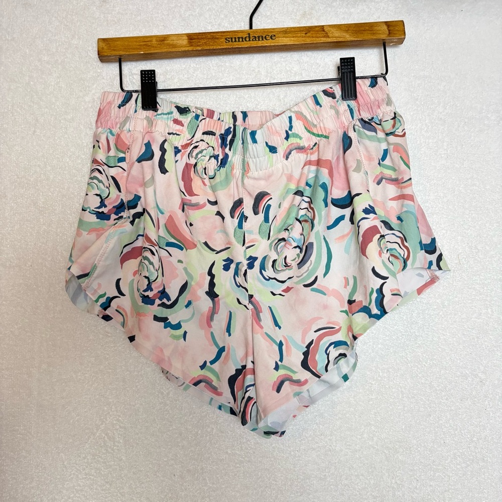 Athleta printed hustle 3” shorts - Picture 2 of 4